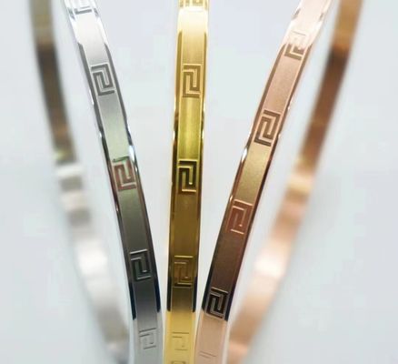 Women'S Oval Bangle Bracelet 7.5 Inches Stainless Steel Bangle